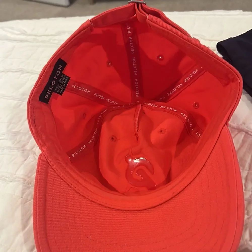 Peloton hat    - Picture 4 of 4